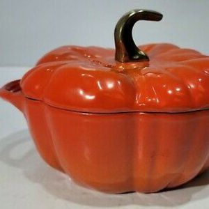 Staub 3.5qt Cast Iron Pumpkin Cocotte -- Used